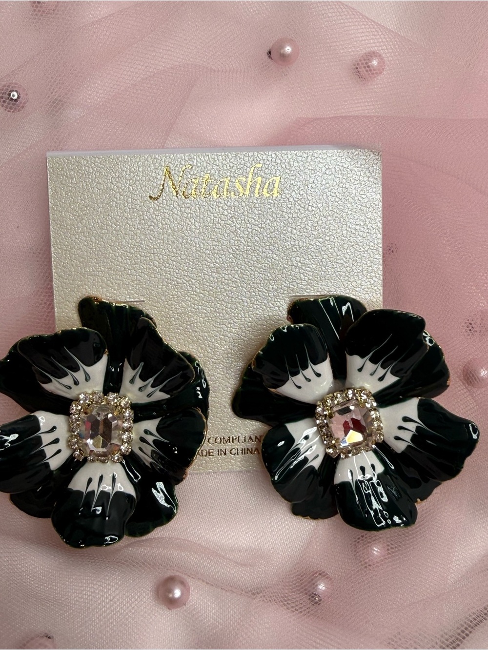 Natasha Green & White Flower Earrings